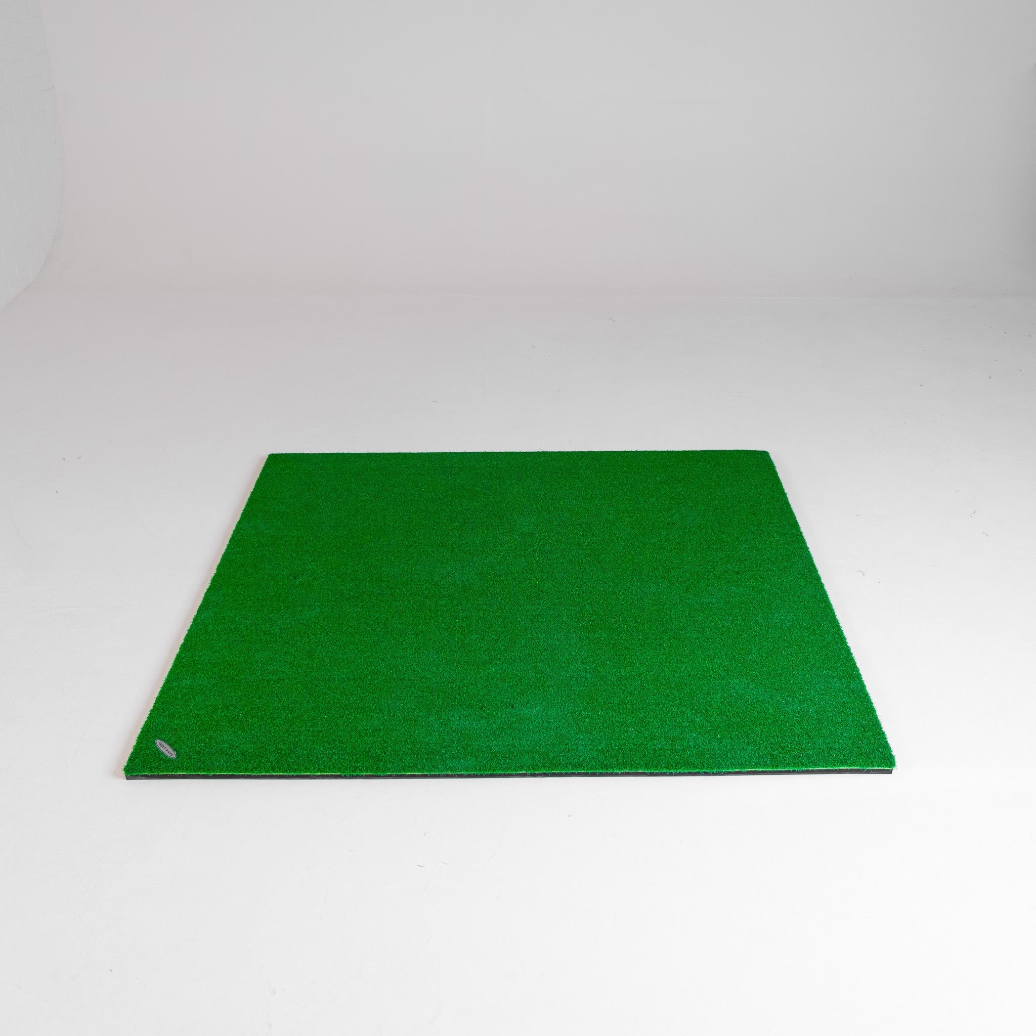 GolfBays Standard Hitting Mat 4'11 x 4'11 - The Closet