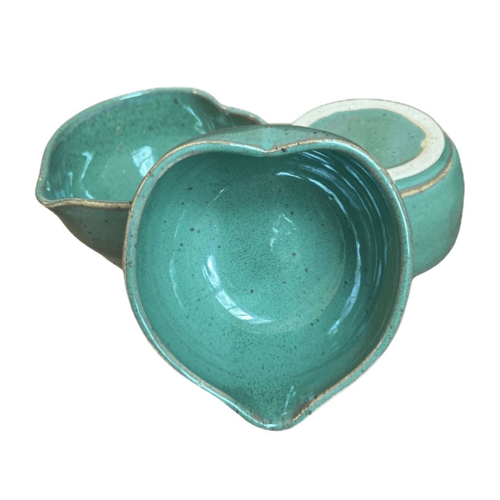Handcrafted Heart-Shaped Matcha Bowl - The Closet