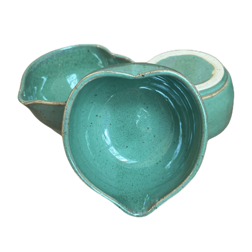 Handcrafted Heart-Shaped Matcha Bowl - The Closet