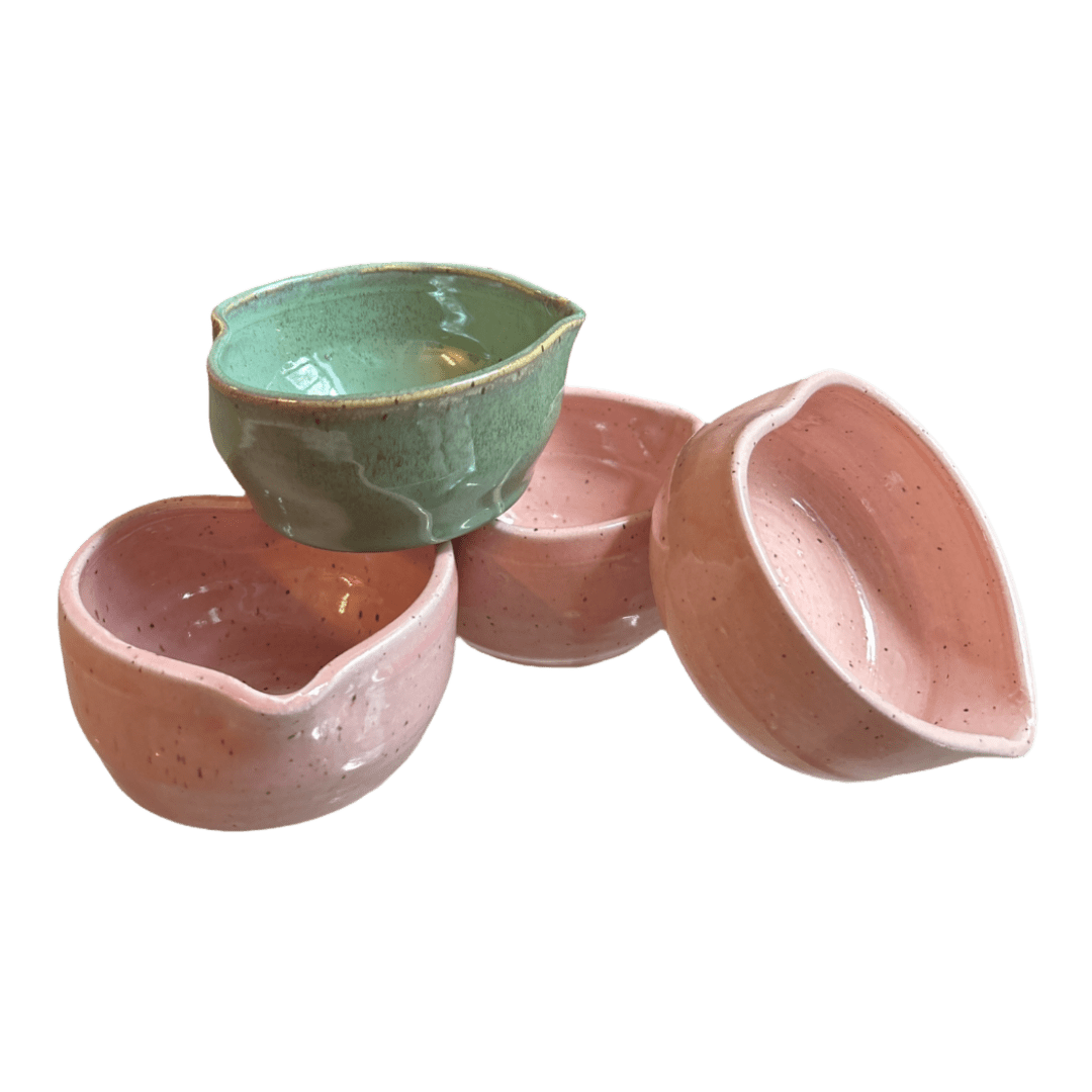 Handcrafted Heart-Shaped Matcha Bowl - The Closet